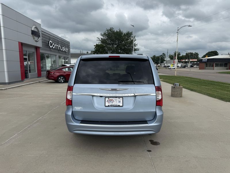 Used 2016 Chrysler Town & Country TouringImage 7