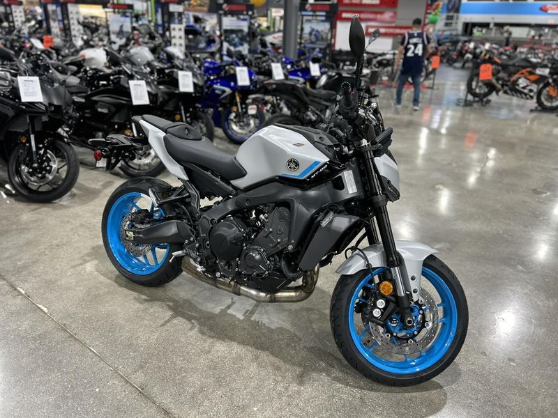2025 Yamaha MT-09 Image 17