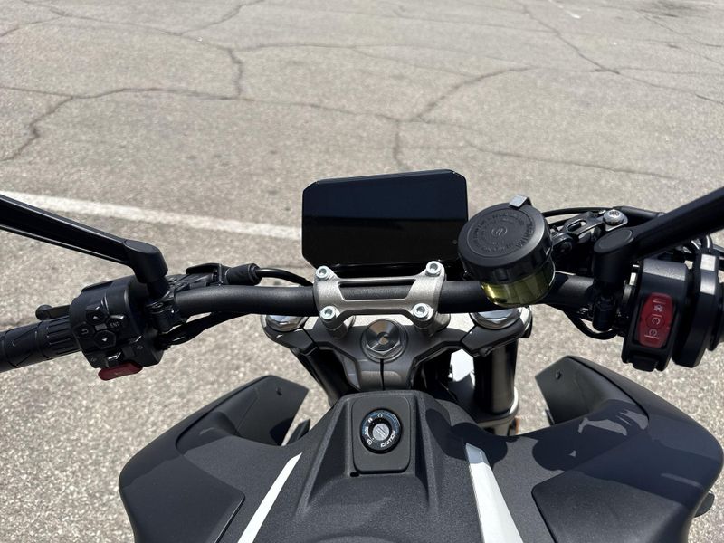 New 2026 CFMOTO 450NK Image 12