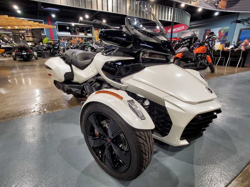 2023 Can-Am H6PA  in a PEARL WHITE exterior color. Del Amo Motorsports of Orange County (949) 416-2102 delamomotorsports.com 
