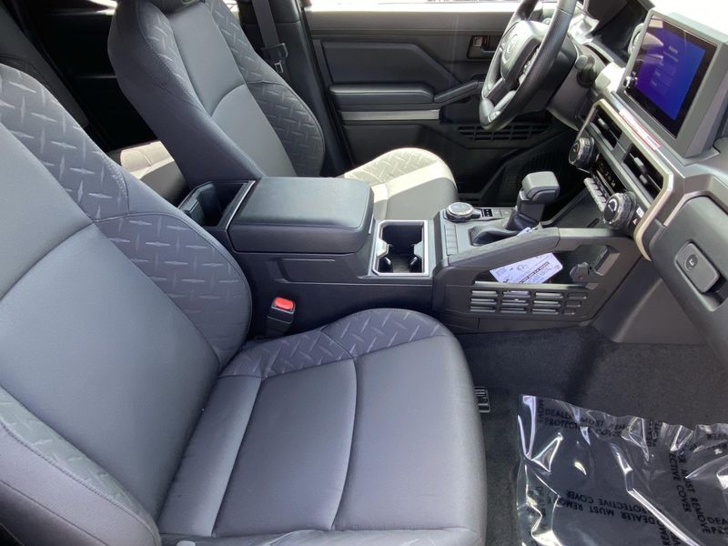 New 2025 Toyota Tacoma SR5Image 10