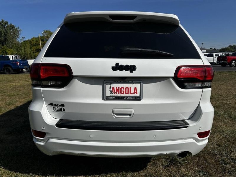 2018 Jeep Grand Cherokee Altitude photo 4