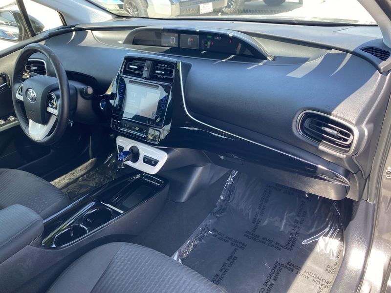 Used 2018 Toyota Prius ThreeImage 9
