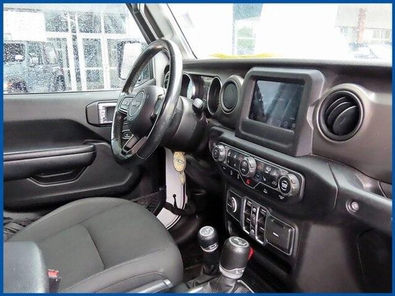 2021 Jeep Wrangler Unlimited WillysImage 8