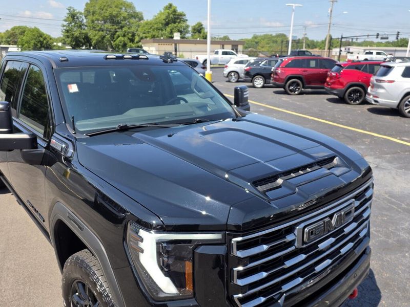 Used 2024 GMC Sierra 2500HD AT4