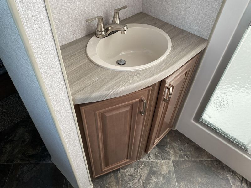 Used 2023 FOX MOUNTAIN 265RDS Image 22