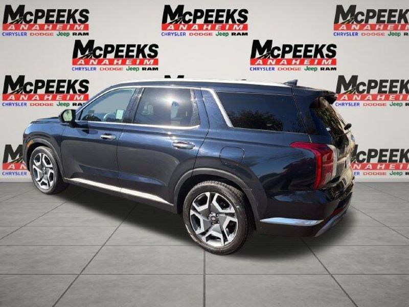 Used 2024 Hyundai Palisade LimitedImage 3