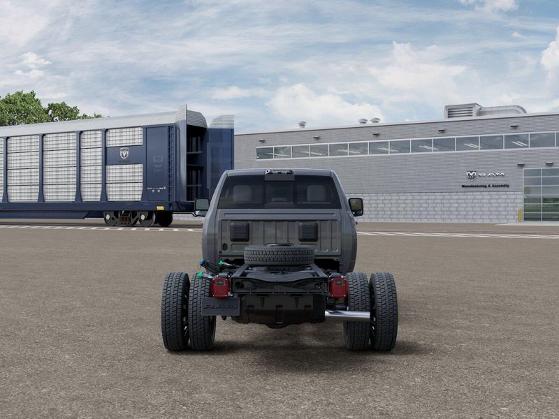 New 2026 RAM 4500 Big Horn Chassis Crew Cab 4x4 60