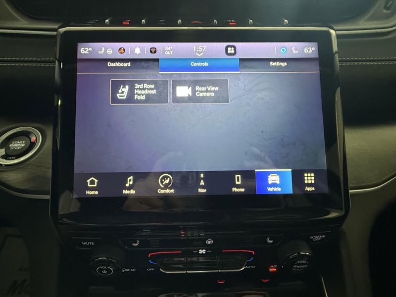 Used 2023 Jeep Grand Cherokee L LimitedImage 35