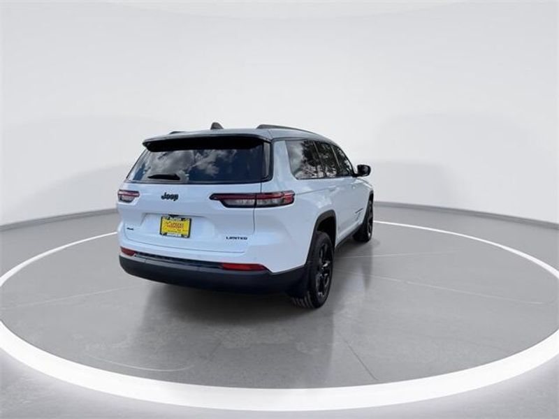 New 2025 Jeep Grand Cherokee L Limited 4x4Image 7
