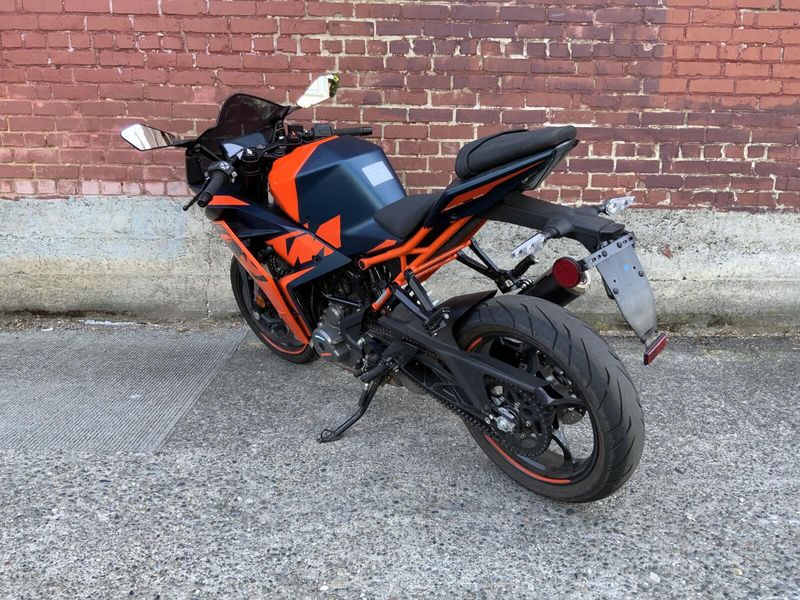 2023 KTM RC 390 