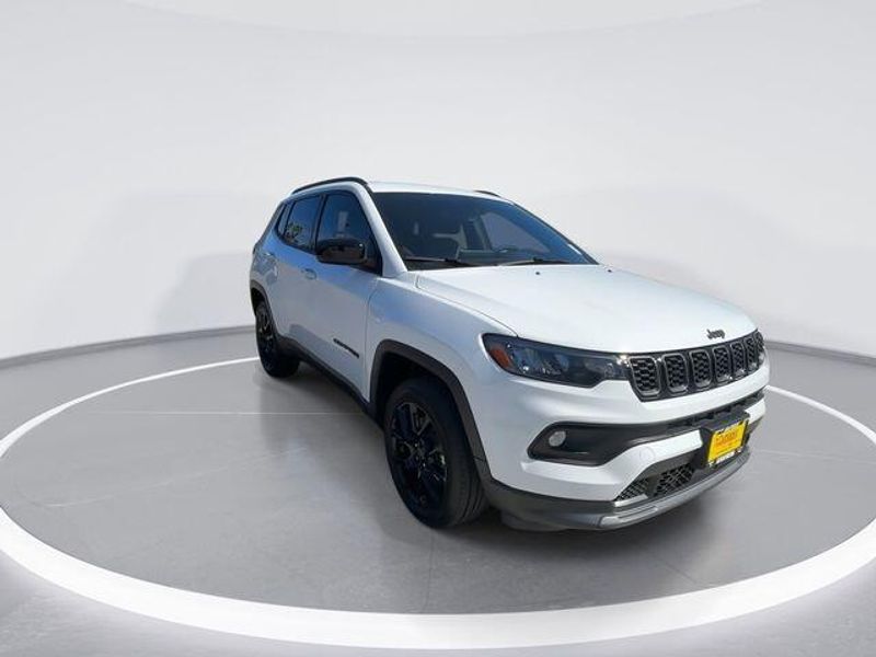 New 2026 Jeep Compass Latitude Altitude 4x4Image 2