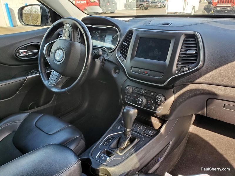 Used 2019 Jeep Cherokee Latitude Plus