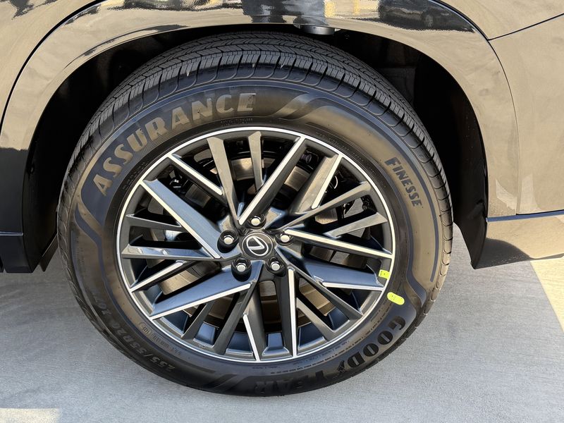 2025 LEXUS TX 350 PremiumImage 16