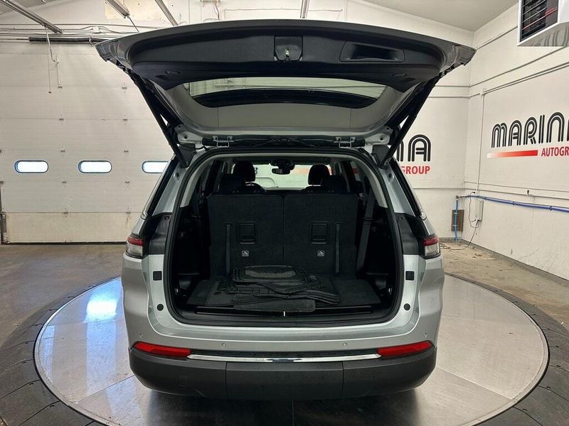 2023 Jeep Grand Cherokee L LimitedImage 17