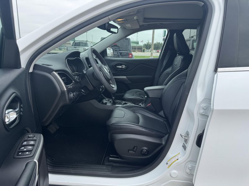 Used 2022 Jeep Cherokee LimitedImage 10