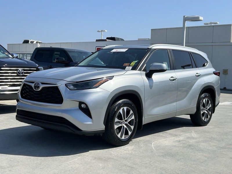 2023 Toyota Highlander XLEImage 8