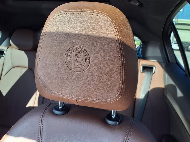 Used 2024 Alfa Romeo Stelvio TiImage 15