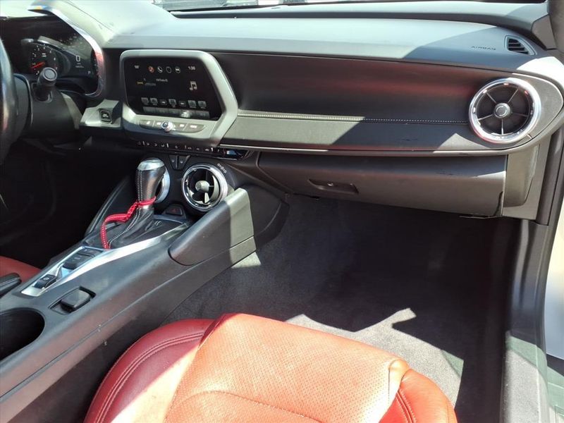 Used 2018 Chevrolet Camaro SSImage 11