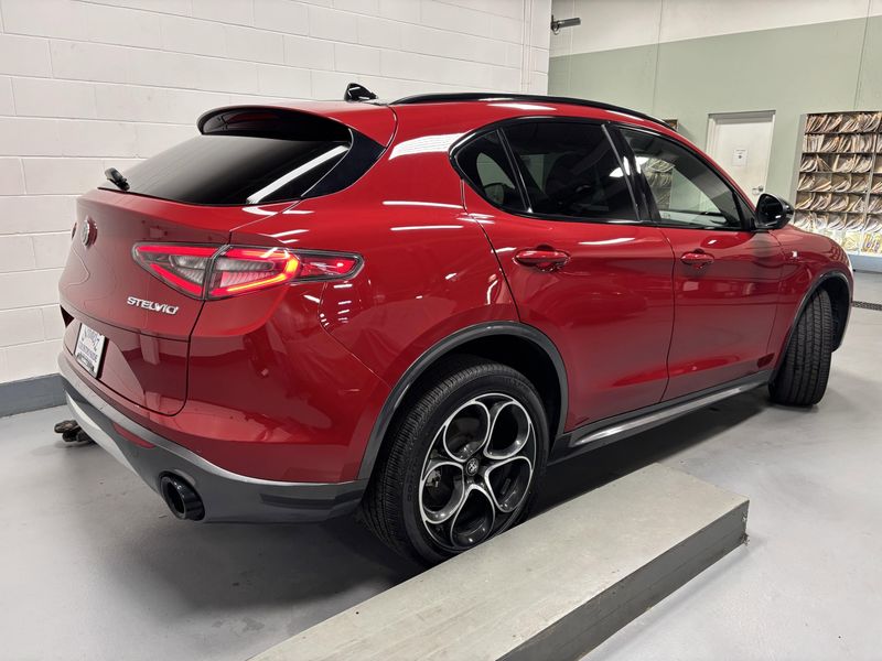 2024 Alfa Romeo Stelvio Ti AWD w/Activ AsstImage 9