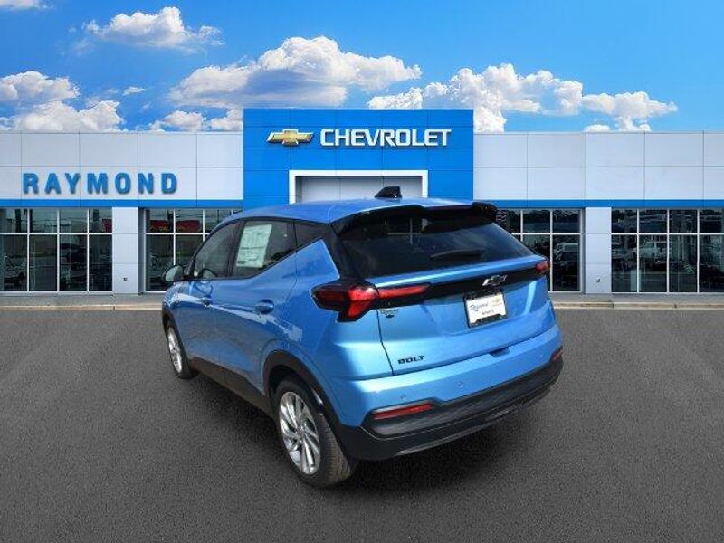 New 2027 Chevrolet Bolt EV LTImage 6