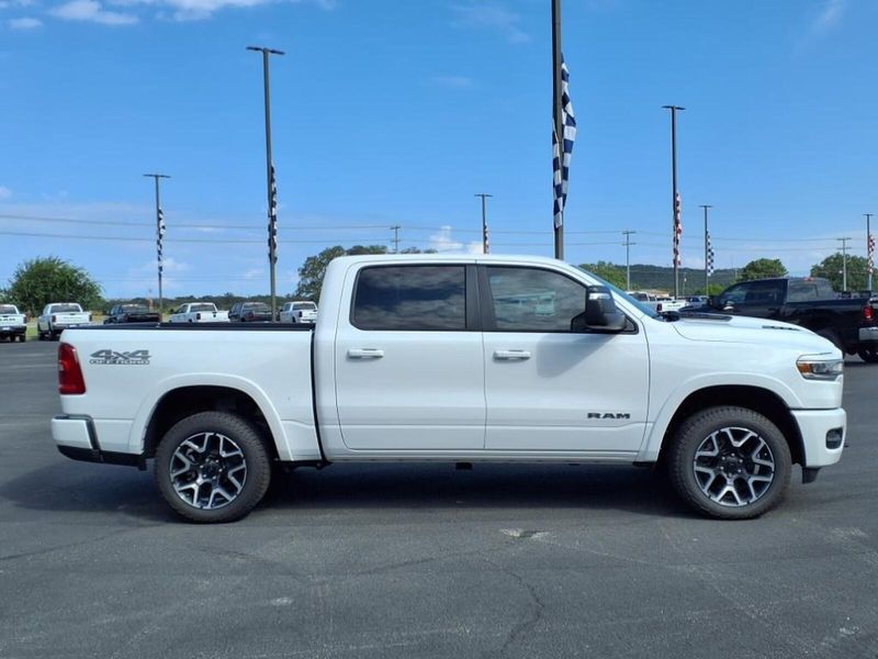 2025 Ram 1500 Laramie photo 3