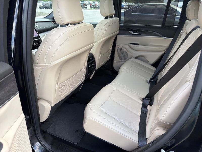 Used 2024 Jeep Grand Cherokee LimitedImage 22