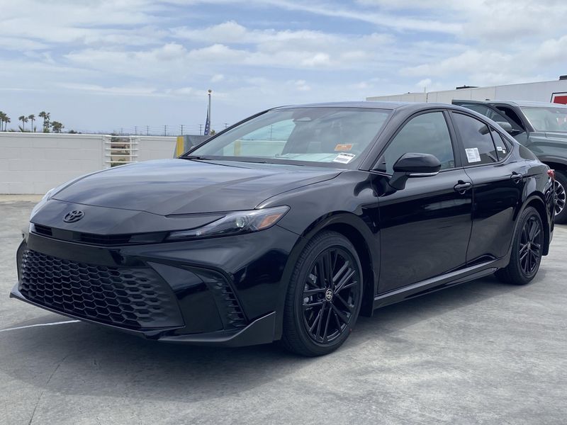2025 Toyota Camry SEImage 6