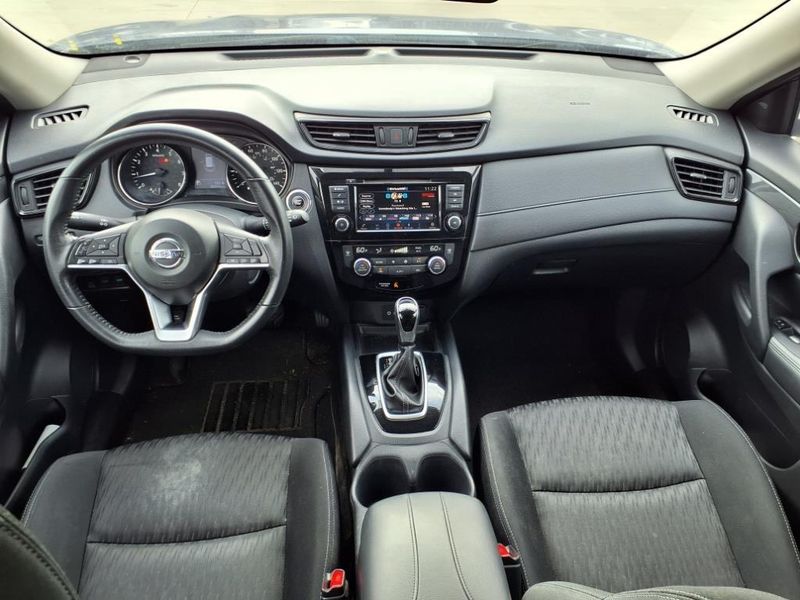 2018 Nissan Rogue SVImage 4