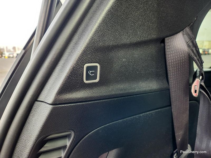 New 2026 Chrysler Voyager LX