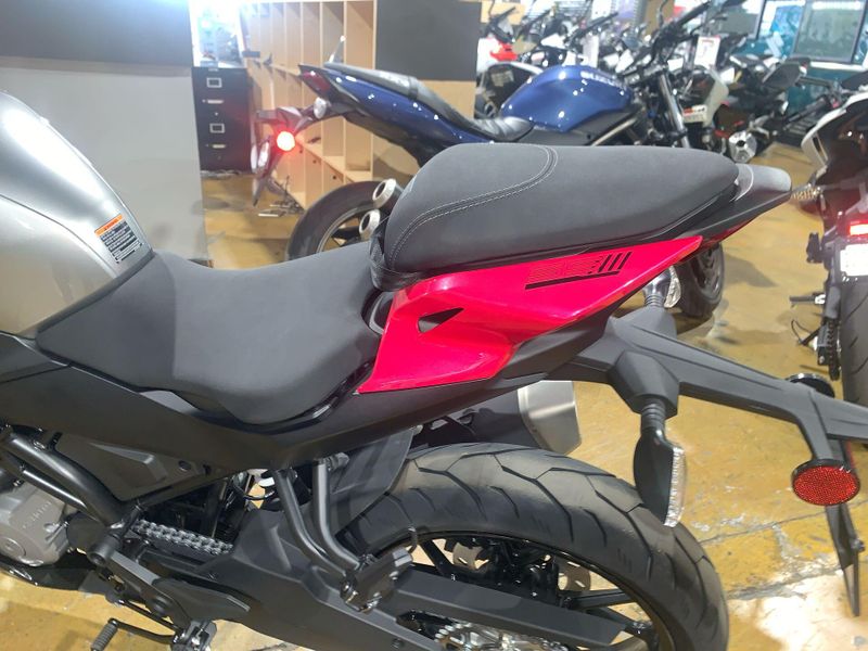 New 2025 CFMOTO 300SS Image 12