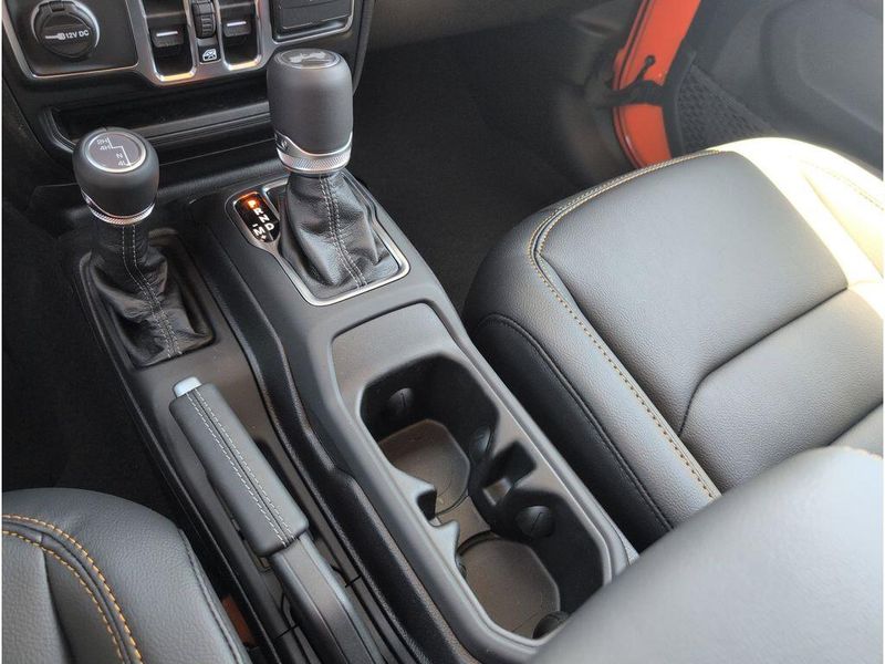 New 2026 Jeep Wrangler 4-door SaharaImage 21