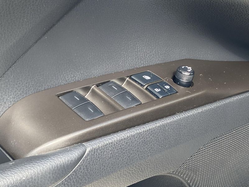 Used 2022 Toyota Camry SEImage 17