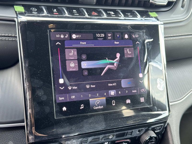 New 2026 Jeep Grand Cherokee L Laredo X 4x2