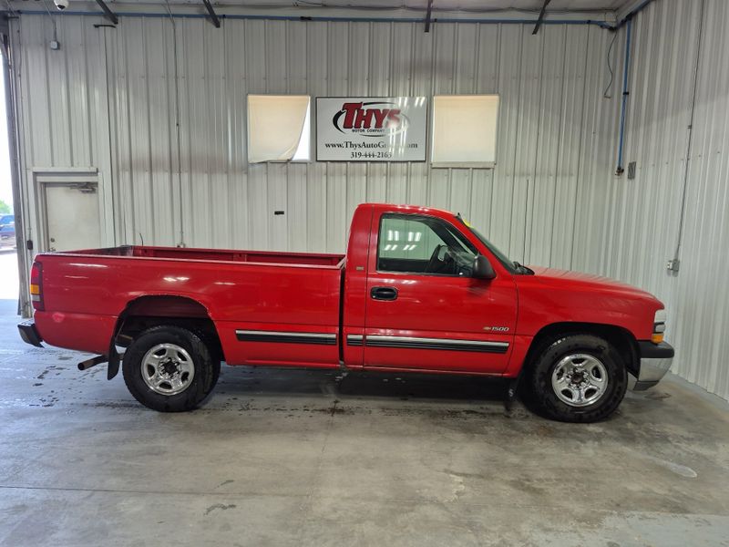 2000 Chevrolet Silverado 1500 Image 1