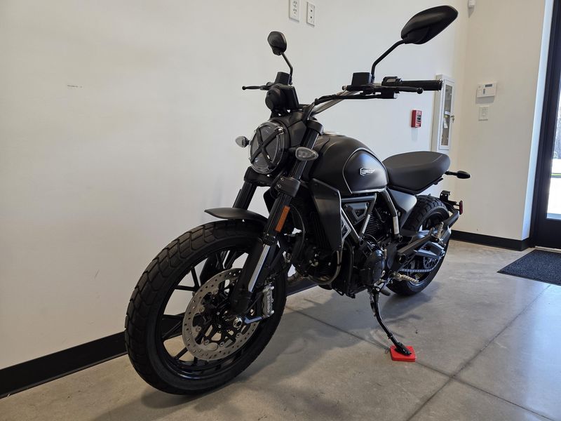 New 2025 Ducati Scrambler Icon Dark 