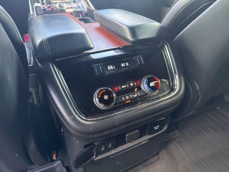 2018 Lincoln Navigator Select