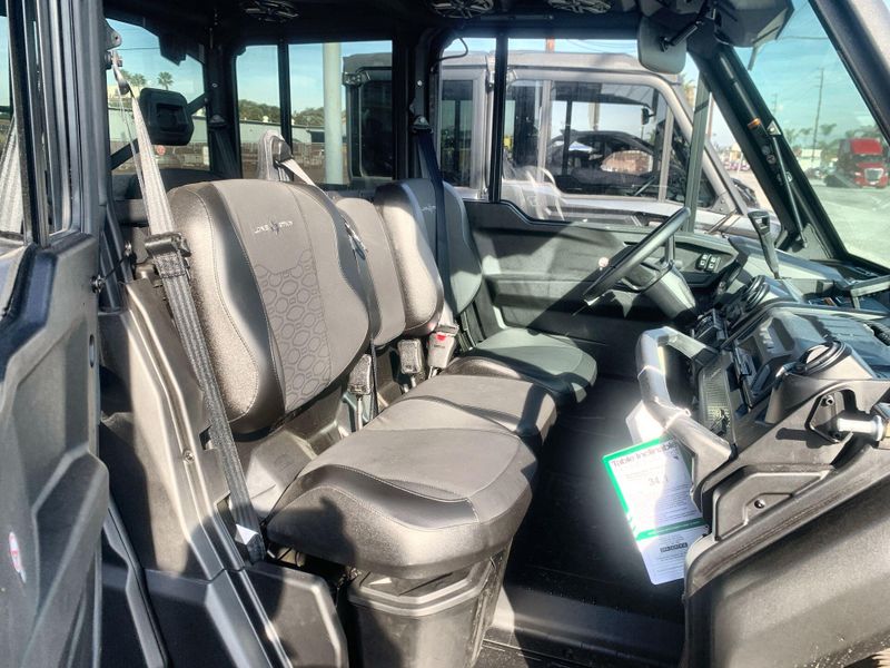 New 2025 Can-Am DEFENDER MAX LONE STAR CAB HD10 Image 15