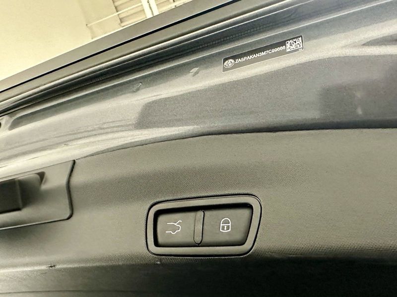 2021 Alfa Romeo Stelvio Sprint AWD w/Sunroof & SoundImage 11