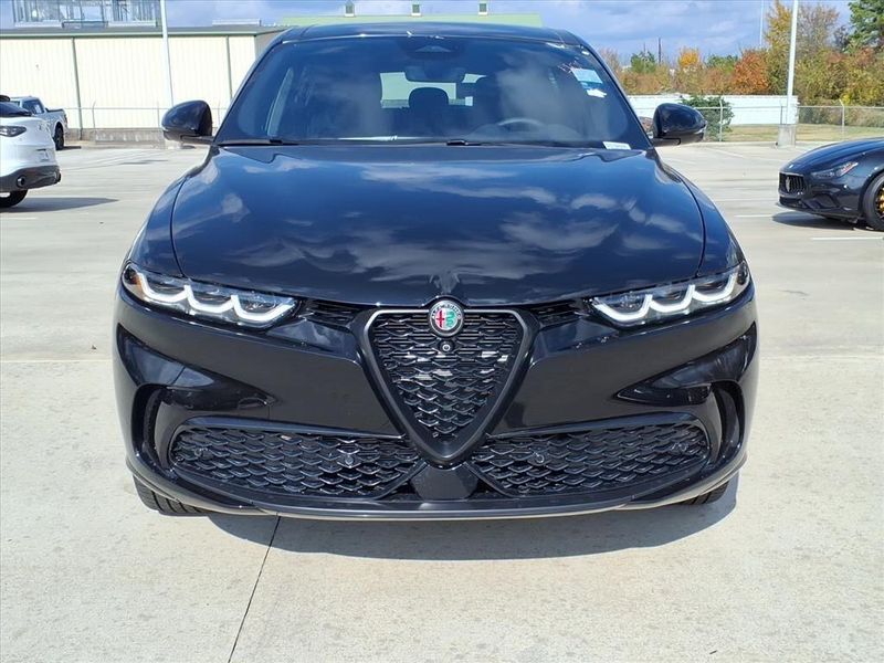 New 2025 Alfa Romeo Tonale IntensaImage 4