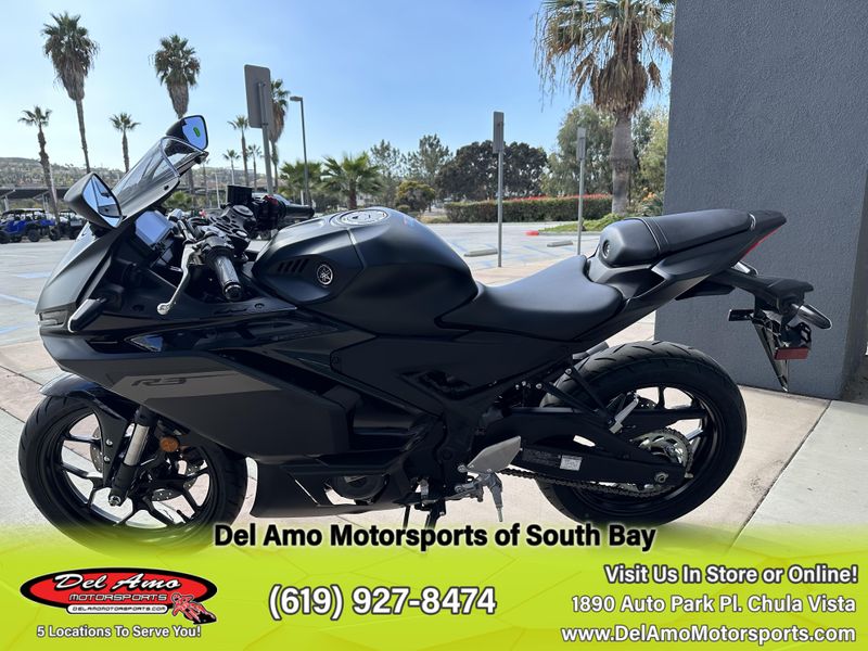 2025 Yamaha YZF-R3 ABS Image 3