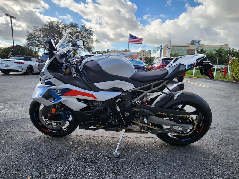 2026 BMW S 1000 RRImage 1
