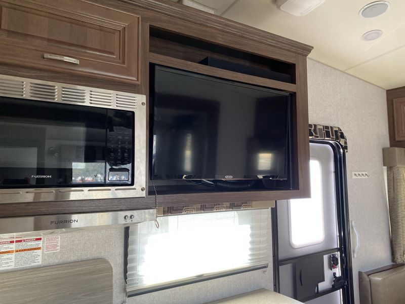 Used 2023 FOX MOUNTAIN 265RDS Image 13