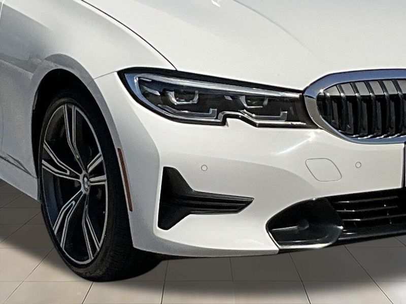 2022 BMW 3 Series 330iImage 9