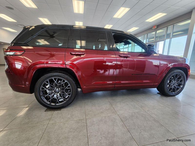New 2025 Jeep Grand Cherokee Summit Reserve 4x4Image 12