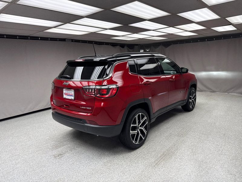 New 2025 Jeep Compass Limited 4x4Image 3