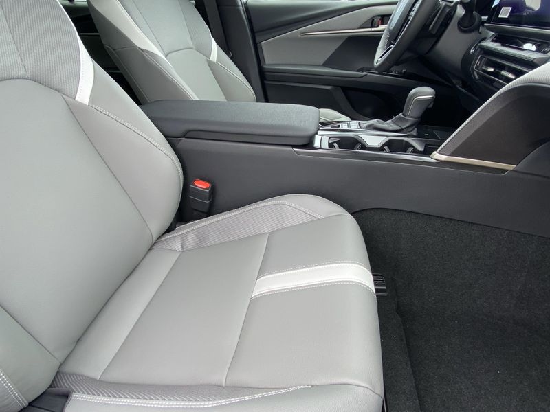 2025 Toyota Camry Image 10