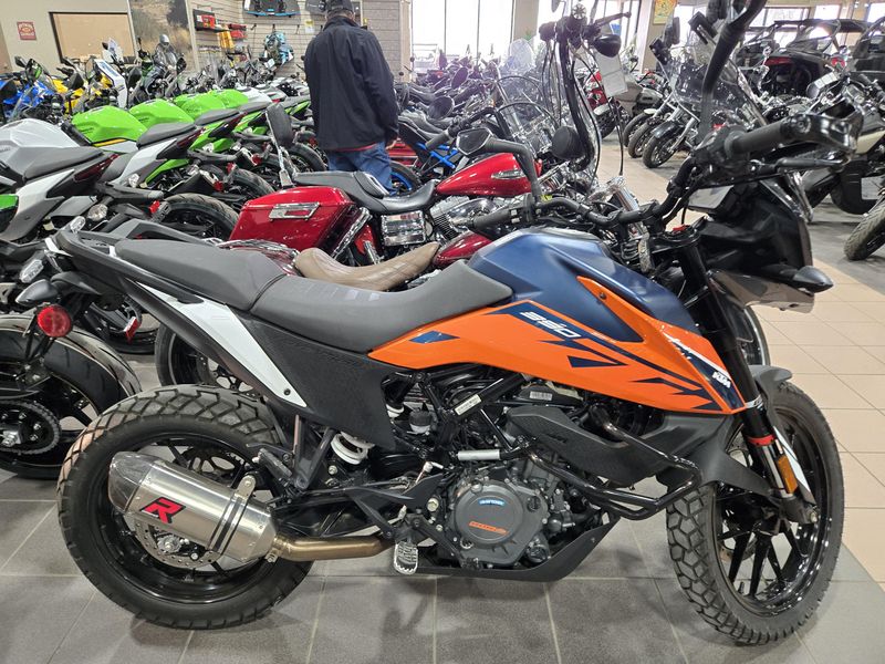 2022 KTM Adventure 390Image 1