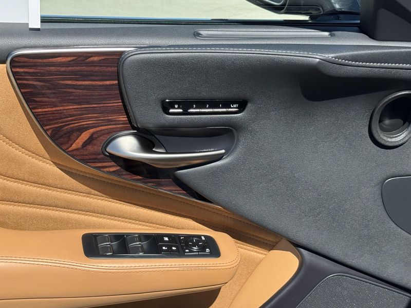 Used 2021 Lexus LS 500Image 17