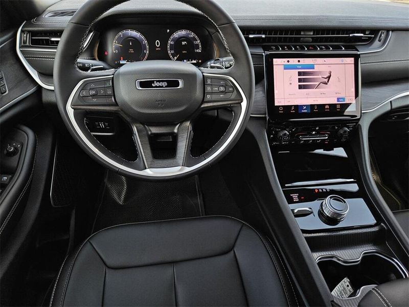 2025 Jeep Grand Cherokee L Limited 4x4Image 27